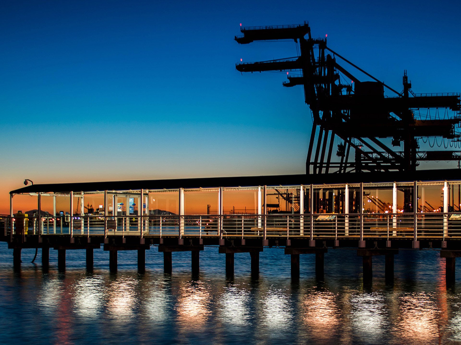 12 Reasons to Be Happy Right Now at the Moment